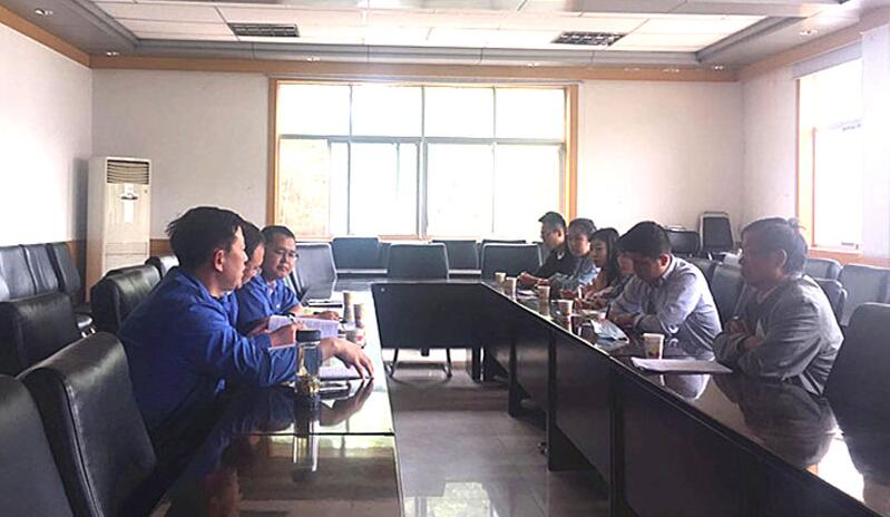天水市國資委領導和蘭州大學教授同時來星火公司調研 天水市國資委領導和蘭州大學教授同時來星火公司調研