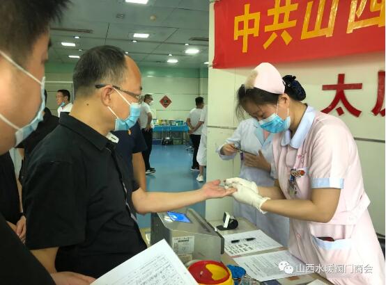 ****山西省水暖閥門商會組織開展“無償獻血”愛心活動 ****山西省水暖閥門商會組織開展“無償獻血”愛心活動