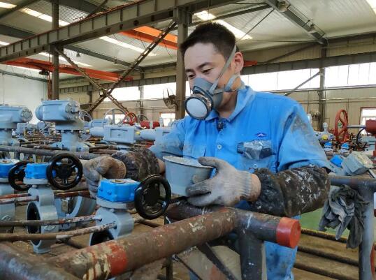 戰酷暑 高溫下的守候 ——致敬高溫下最美的大閥人 戰酷暑 高溫下的守候 ——致敬高溫下最美的大閥人