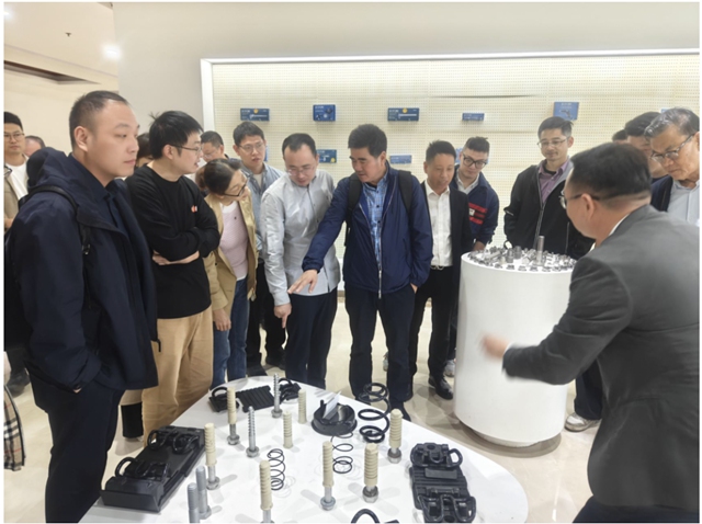 鎮海區九龍湖鎮緊固件協會到嘉興考察學習 鎮海區九龍湖鎮緊固件協會到嘉興考察學習