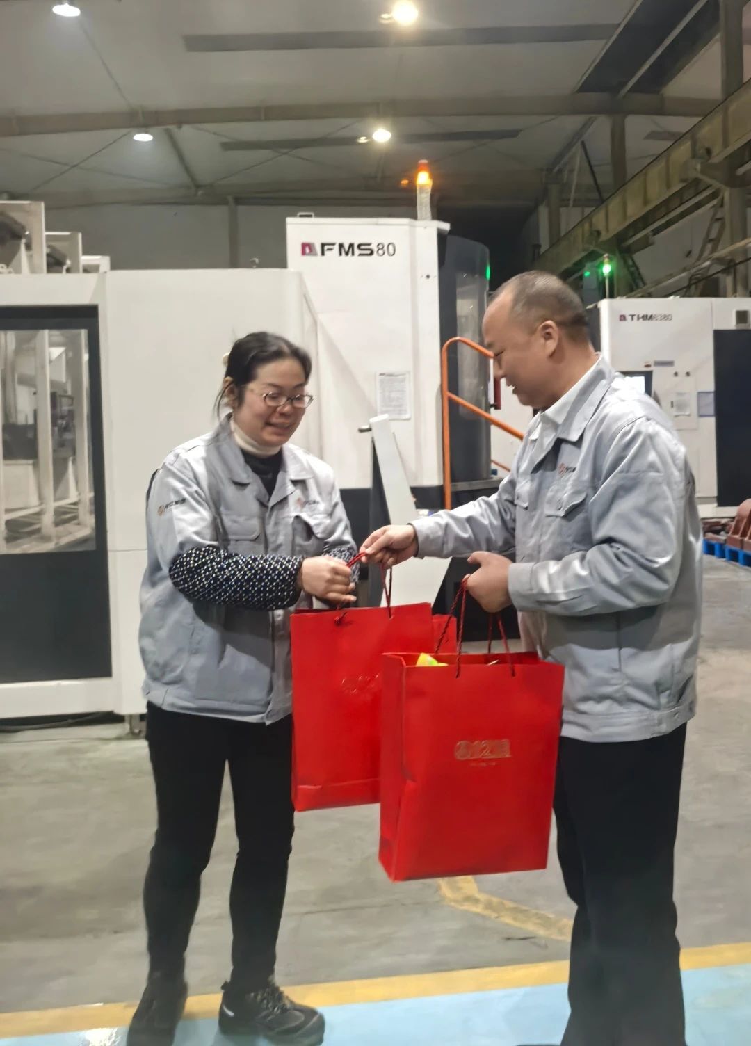 寧江機床公司領導親切慰問一線員工 寧江機床公司領導親切慰問一線員工