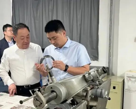 洛陽軸承研究所與山東哈臨集團探討技術協作新路徑 洛陽軸承研究所與山東哈臨集團探討技術協作新路徑