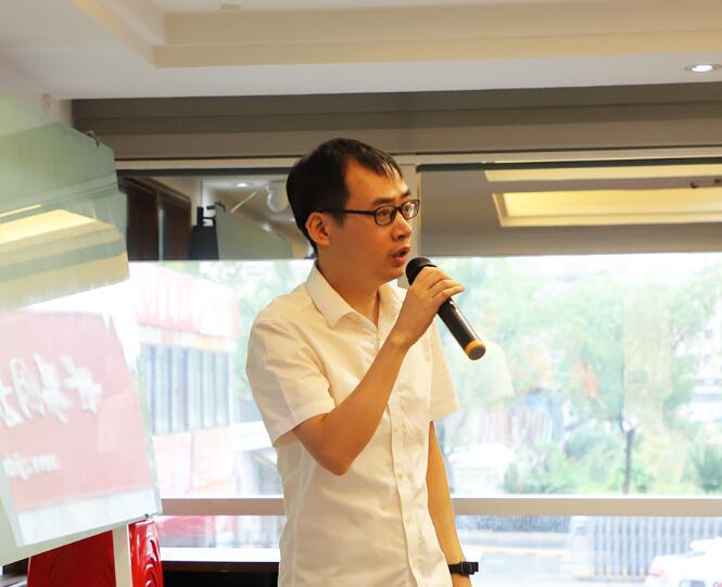財務洞察,把握全局 財務洞察,把握全局
